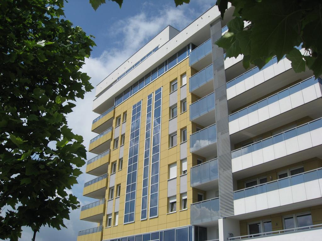 Marcelin Apartments พอซนาน ภายนอก รูปภาพ